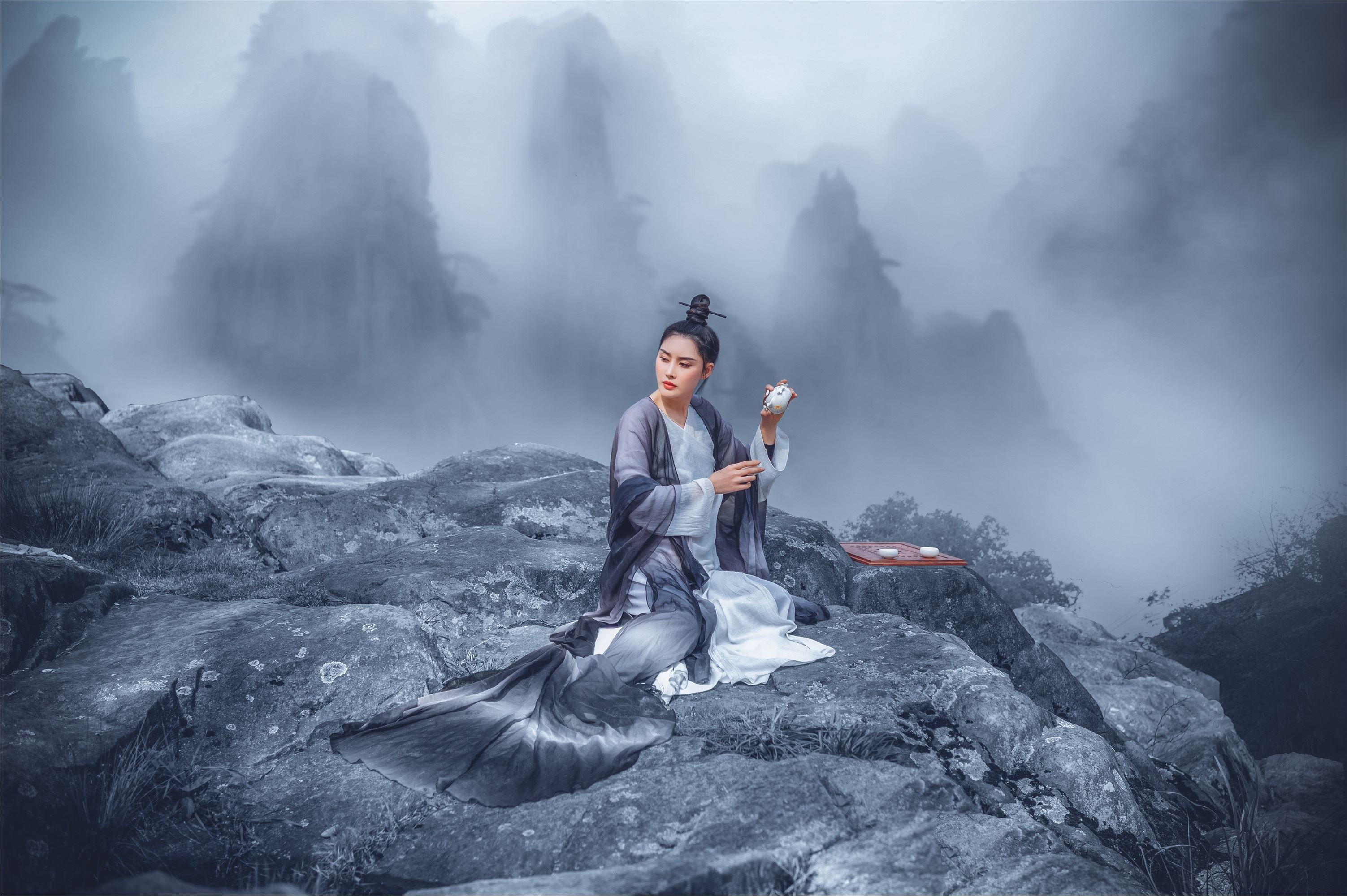 YITUYU艺图语 2021.08.06 水清酿酒，墨浅弄云 敏敏